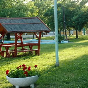 Szegedi Partfürdő és Camping